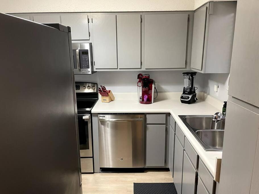 Modern 2 Bedroom Townhome Minutes From The Beach!! Fort Walton Beach Bagian luar foto