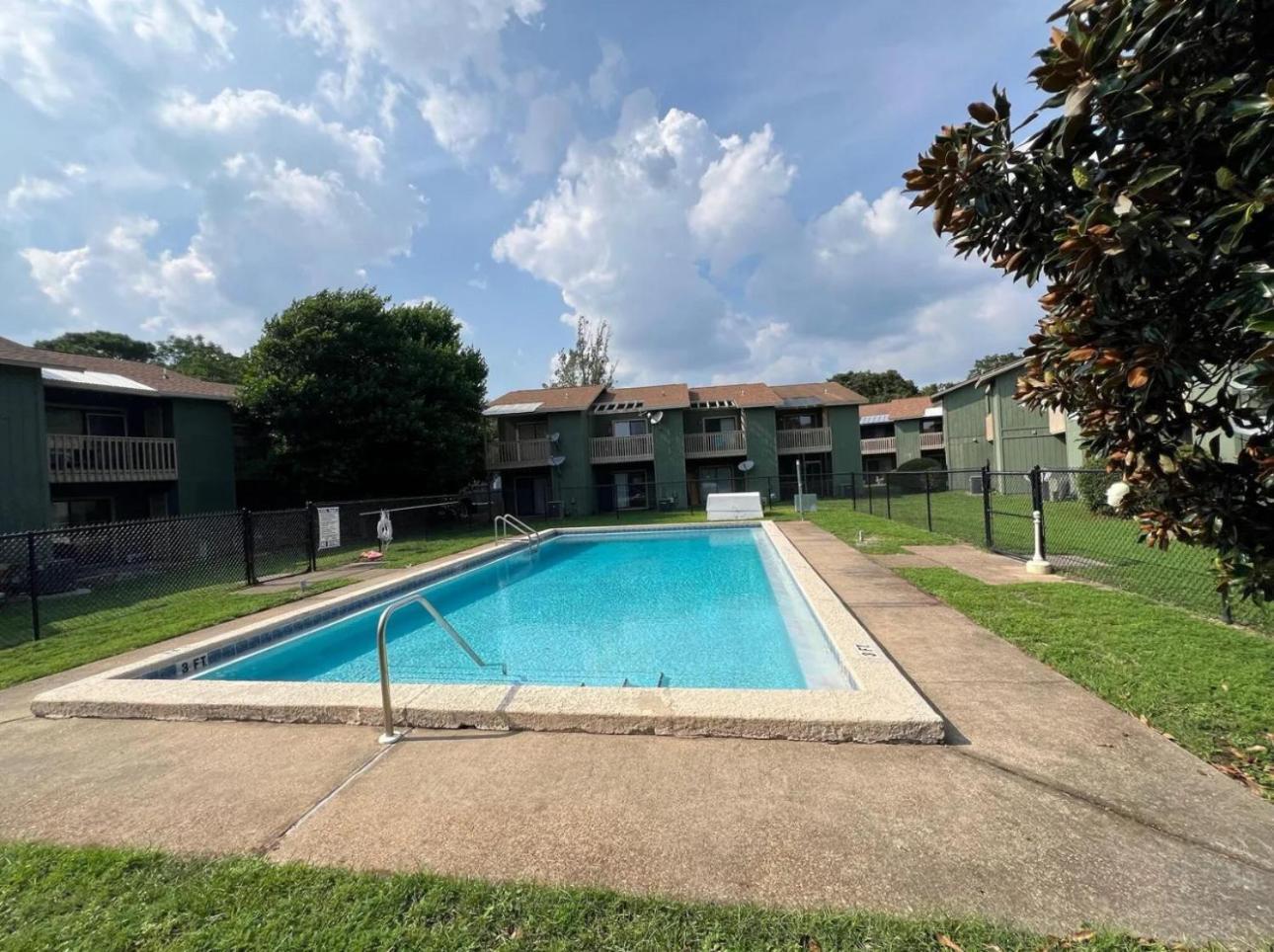 Modern 2 Bedroom Townhome Minutes From The Beach!! Fort Walton Beach Bagian luar foto